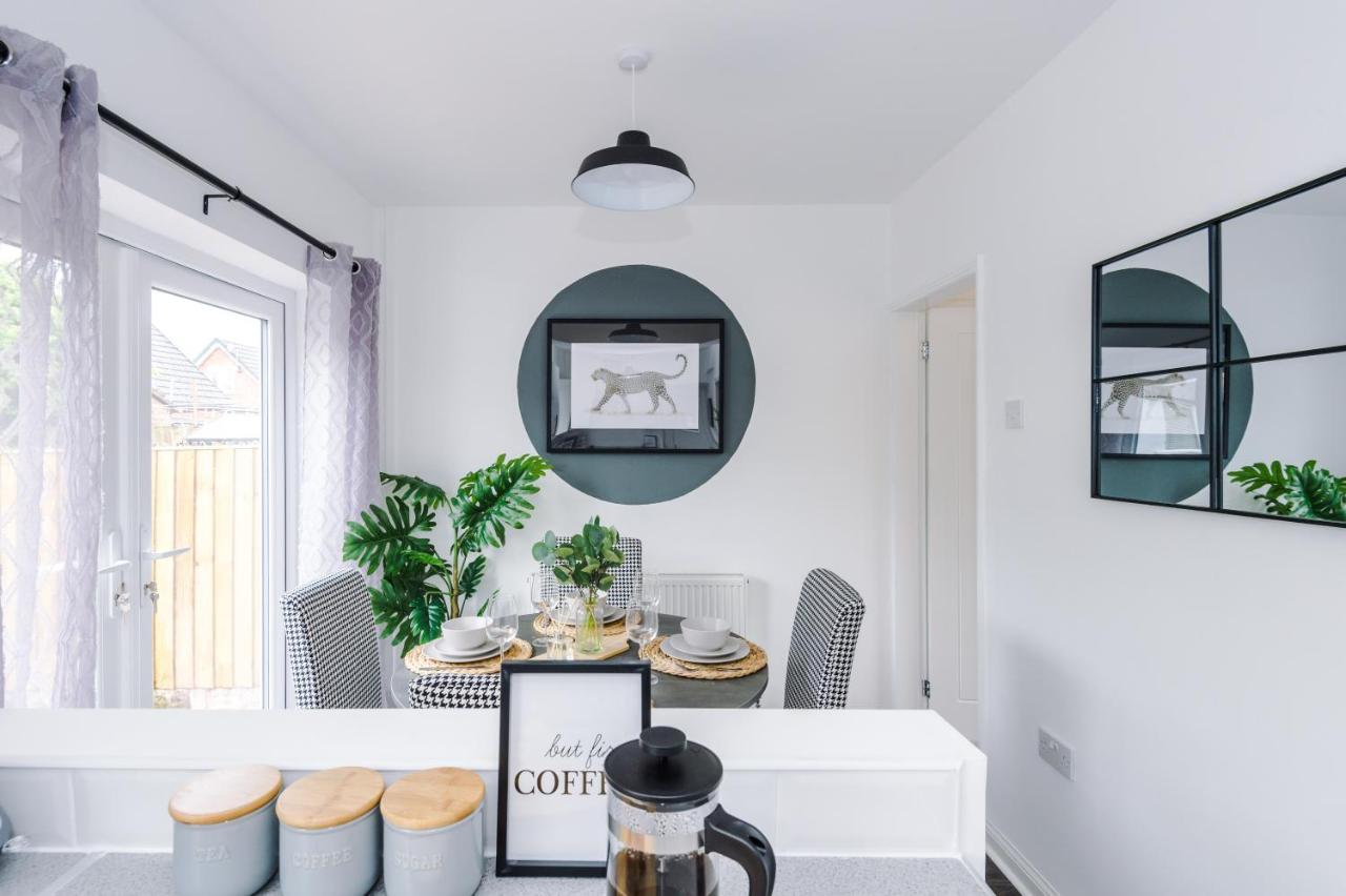 Welcoming 3 Bed Home, 10 Mins From Chester Races And Zoo Saughall Extérieur photo