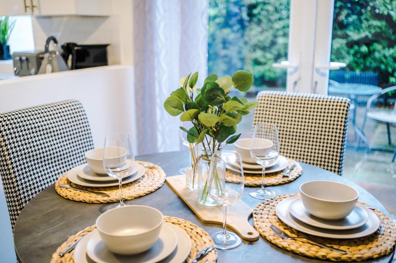 Welcoming 3 Bed Home, 10 Mins From Chester Races And Zoo Saughall Extérieur photo
